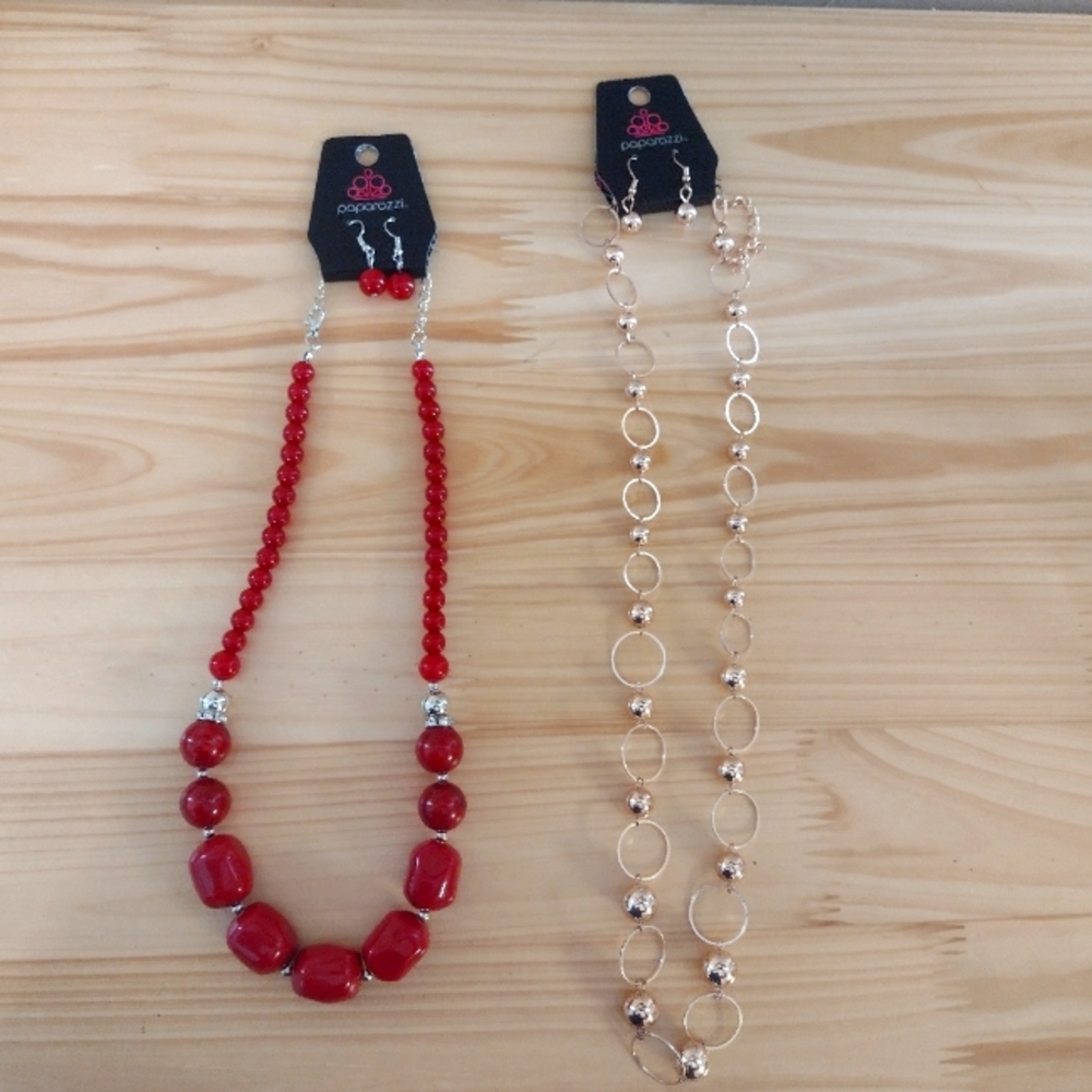 Paparazzi Necklaces Set of 2